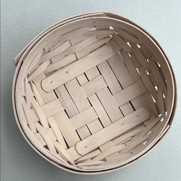 Longaberger Handwoven Basket with Clear Divider - Picture 3 of 4